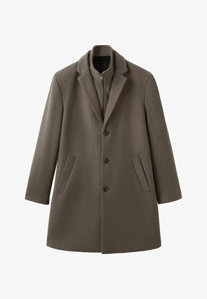 Jednoradový kabát z tmavě hnědé vlněné směsi, s klopovým límcem, rukávy na celé délce a dvěma bočními kapsami.