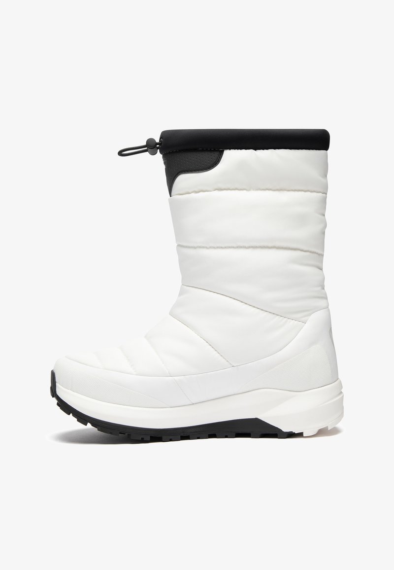 Weiße isolierte Schneestiefel mit hohem Schaft, gestepptem Design, schwarzem Oberrand, verstellbarem Kordelzug und strukturiertem schwarzen Außensohle für besseren Halt.