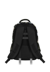 Mochila con tirantes de malla negra y una asa superior. Presenta un patrón colorido sobre un fondo oscuro. Diseño resistente con forma ergonómica.