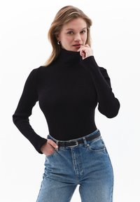 Unausgewählt, black