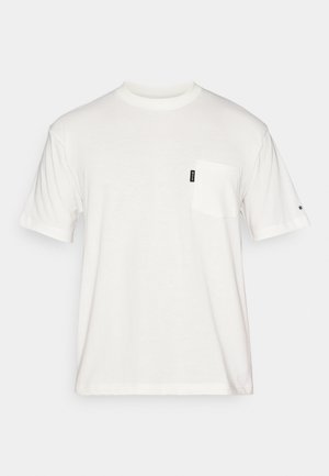 White short-sleeve t-shirt made of cotton, featuring a front pocket and a small logo tag on the left side. Simple, classic design.