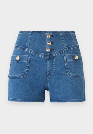 Short en denim bleu taille haute avec poches avant et boutons dorés décoratifs sur le devant et les rabats de poche.