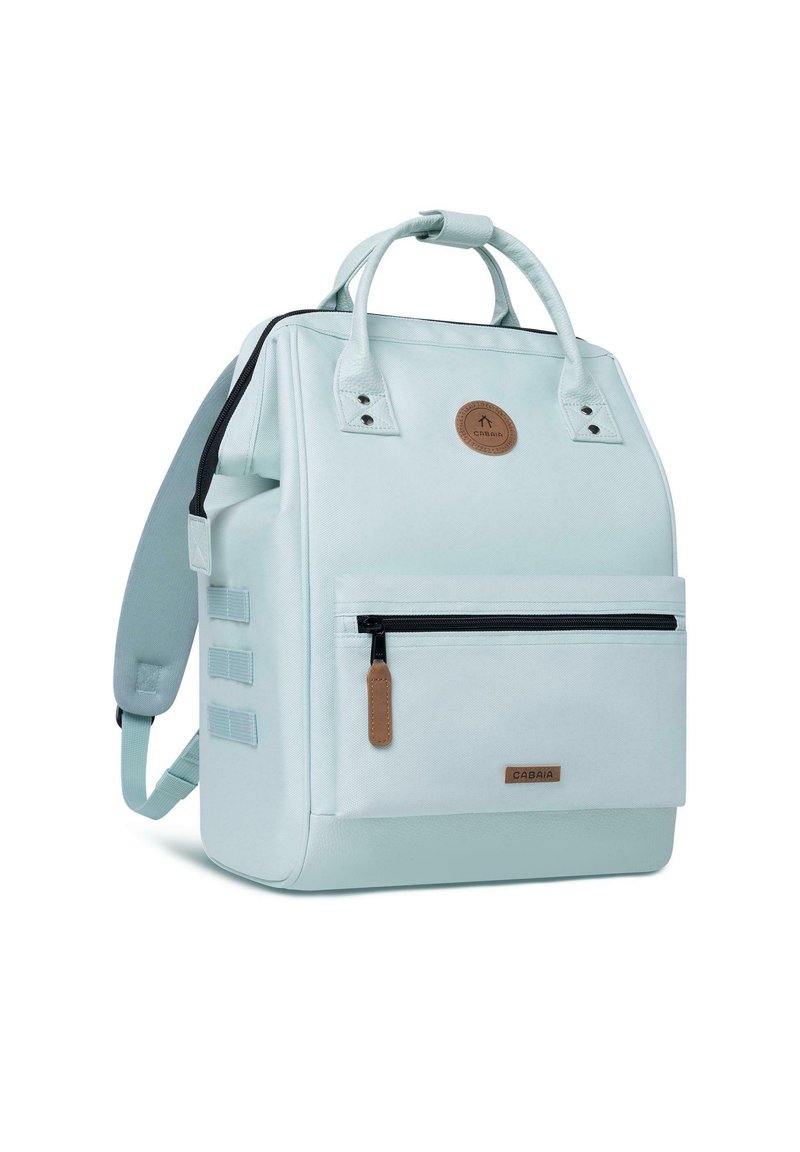 Cabaia Adventurer Small Sumatra - Zaino Cammello 12L, Con 2 Tasche Frontali Intercambiabili, Scomparto Laptop 10.5", Unico