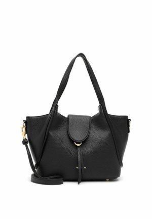 Borsa a mano in pelle nera con texture, due tracolle, patta frontale con chiusura magnetica e tracolla removibile con dettagli dorati.