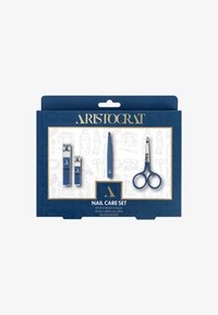 Nailcare set in een blauwe verpakking met nagelknippers, scharen en een vijl. Gedetailleerde gouden accenten en illustraties van verzorgingsgereedschap.