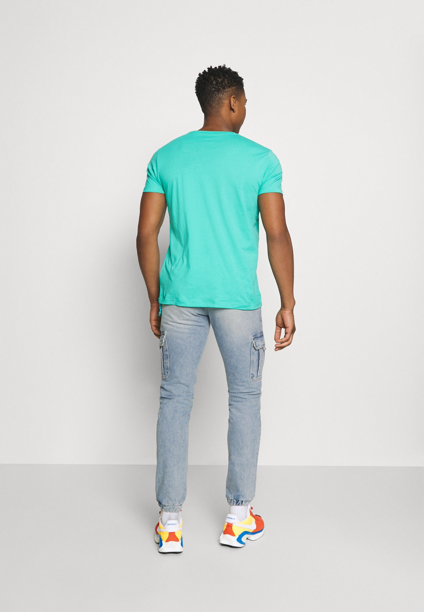 Tommy Jeans Scanton Slim Fit Cargo - Cargo Pants at Stylefile