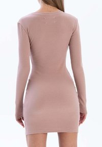 Nudyess - Sukienka etui