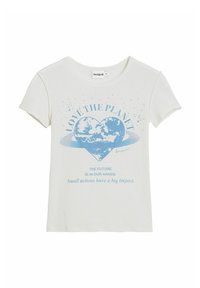 Witte katoenen t-shirt met blauwe grafische tekst "LOVE THE PLANET", hartvorm en aardontwerp, met korte mouwen en een ronde halslijn.