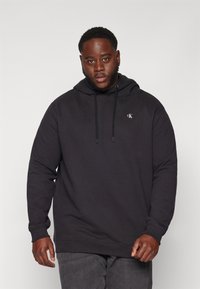 Calvin Klein Jeans Plus PLUS BOLD BACK REGULAR HOODIE - Melegítőfelső - black