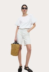 Marks & Spencer BUBBLE HEM PUFF SLEEVE - Camicetta - white