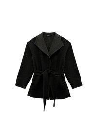 Cárdigan de lana negra con un cuello ancho, mangas largas y un cinturón anudado en la cintura, con un acabado texturizado y dos bolsillos delanteros.