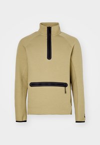 Επιλέχθηκε, neutral olive/black