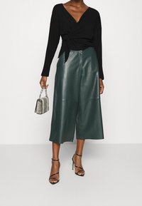 Nly by Nelly Långärmad tröja - black