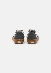 Vans SK8 LOW UNISEX - Sneakers - grey/true white