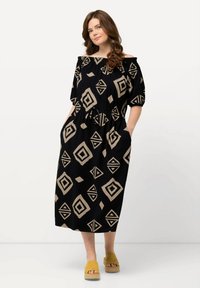 Ulla Popken Vapaa-ajan mekko - black