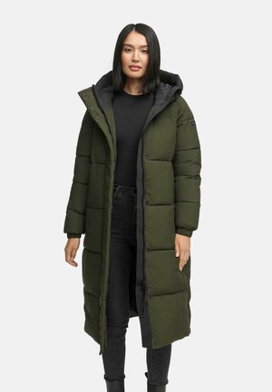 Lang olivengrøn dunfrakke med hætte, der har lynlås og trykknaplukning, quiltede sektioner og grå detaljer på hætten og det indre for.