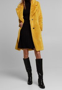 Esprit Collection Vinterfrakke - yellow