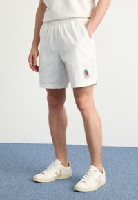 adidas Originals Šortky - cloud white