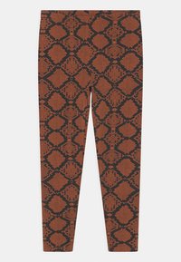 Selecionado, brown