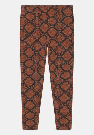 Leggings com um padrão de pele de cobra texturizado em tons de laranja e preto, com um design justo e ajustado e uma faixa elástica na cintura.