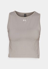 Šedé sportovní tílko s přiléhavým střihem, kulatým výstřihem a logem na hrudi. Vyrobené z hladké, lehké látky s minimem švů.