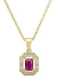Guldkæde med en ottekantet rubin omgivet af otte klare ædelsten, på en sød kæde med teksturerede led.