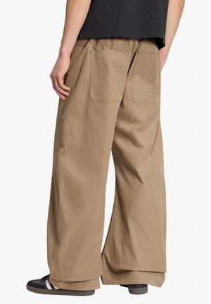 adidas Originals, HOSEN - Pantalones - beige