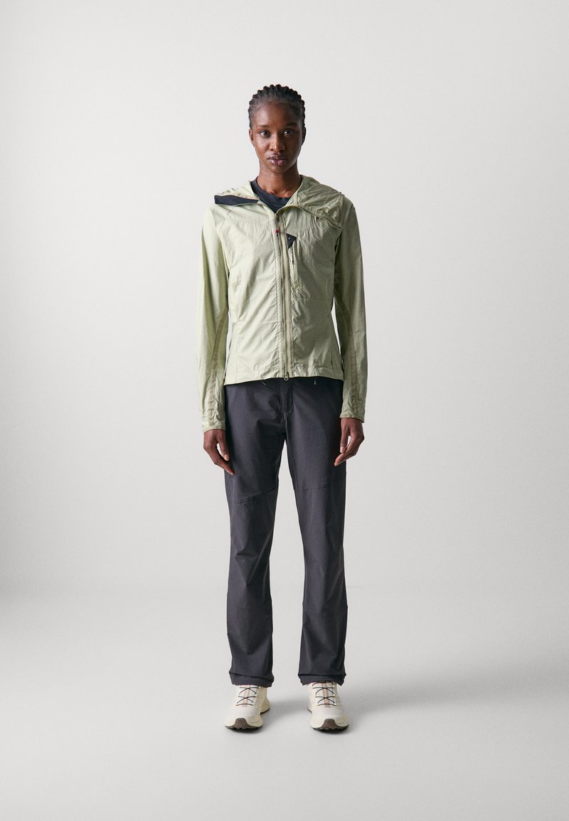 Klättermusen ANSUR HOODED JACKET - Vetrovka - swamp green/silver green