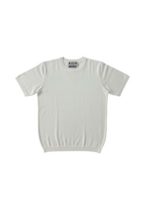 Maglione bianco a maniche corte in maglia con bordi e collo a costine, caratterizzato da un piccolo dettaglio a coste a forma di triangolo sotto la scollatura e etichetta "RICH MOND" all'interno.