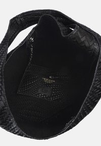 Thumbnail Image 3