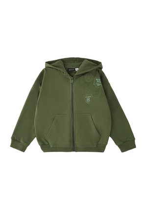 Sudadera verde con cremallera, bolsillos delanteros, puños acanalados y diseños impresos tenues en la parte superior izquierda del pecho.
