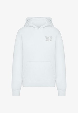 Weißer Pullover mit Kapuze, Fronttasche und dem Text "NEVER LOOK BACK" in hellgrau auf der linken Brustseite. Weicher Stoff.