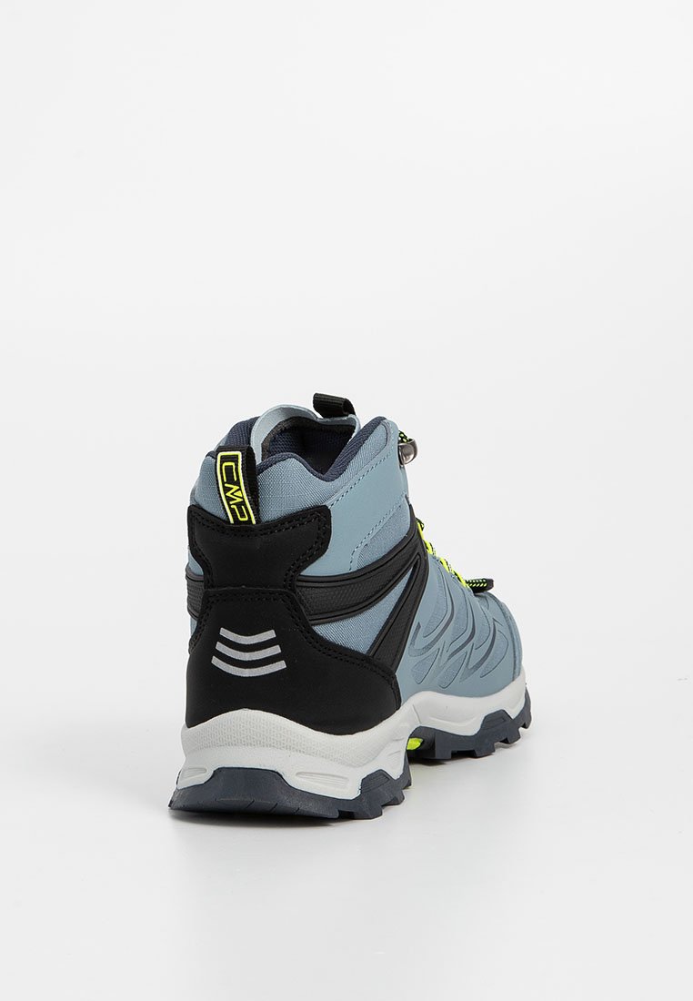 Bottes de randonnée mi-hautes avec un design bleu clair et noir, tige en synthétique et semelle texturée avec des accents jaune fluo et un système de laçage.