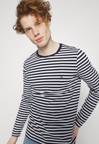 Tommy Hilfiger SLIM FIT - Hosszú ujjú felső - desert sky/white
