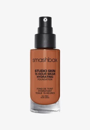 STUDIO SKIN 15 HOUR WEARHYDRATING FOUNDATION - Foundation - 4.2
