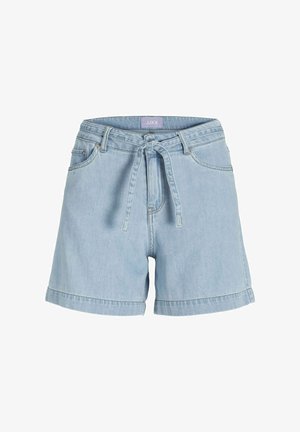 Gai zils džinsu šorti ar saites jostu, salocītiem malām, divām priekšējām kabatām un klasisku piecu kabatu dizainu. Uzbirka redzama "JJXX" jostasvietā.