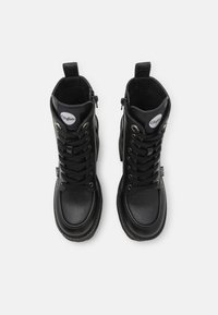 Buffalo KILLAH LACE UP MID - Botines con cordones - black