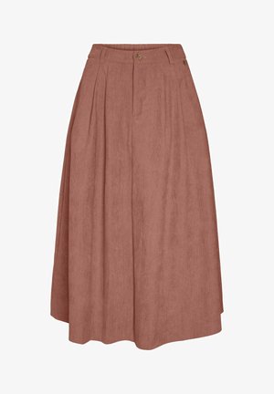 Pikk, plekiline seelik, mis on valmistatud pehmest ja tekstuurist kangast tuharoosa värviga. Omab ühe nupuga vöökohta.