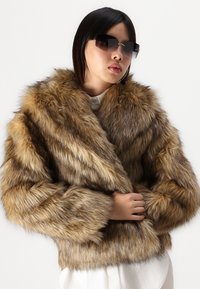 Gina Tricot Kratki kaputi - brown melange