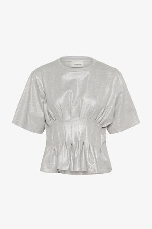 Haut métallisé argent à manches courtes avec taille froncée et encolure ronde, présenté sur fond blanc.
