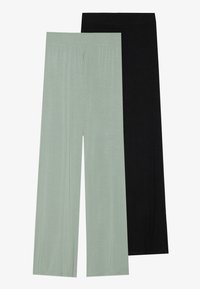 Unselected, black /iceberg green