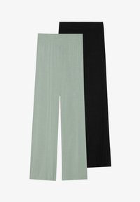 Unselected, black /iceberg green