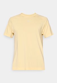 Nevybráno, hay yellow