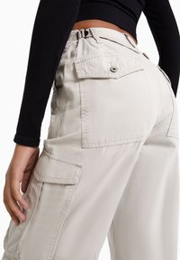 Bershka Cargobyxor - mottled light grey