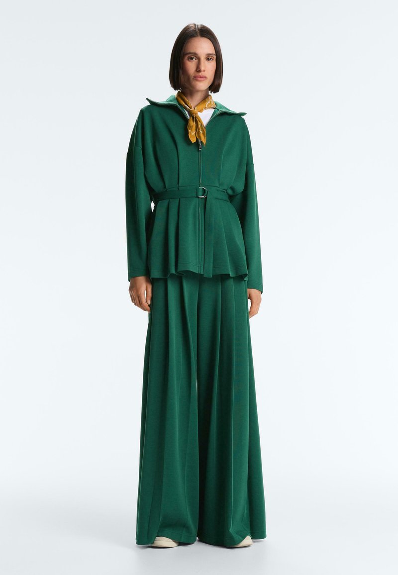 OYSHO LONG PIQU  WITH BELT AND PLEAT DETAIL - Short coat - green -  Zalando.ie