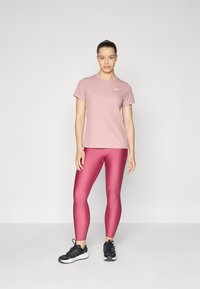 Under Armour Osnovna majica kratkih rukava - tourmaline pink/white