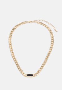 Guldhalskæde med store led og en sort oval accent. Inkluderer en justerbar lås med kædeforlængelse. Glat, poleret finish.