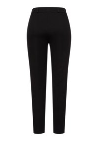 Pantalon noir à coupe ajustée, avec une texture de tissu lisse, un devant plat et des jambes droites, conçu pour une silhouette épurée.