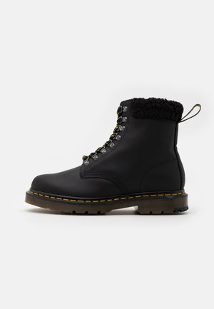 Dr. Martens Bottines à lacets - black