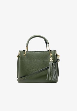Zelená kožená kabelka s texturovaným povrchem, zlatavými kovovými detaily, krátkými uchy a nastavitelným ramenním popruhem, ozdobená dekorativním třásním.